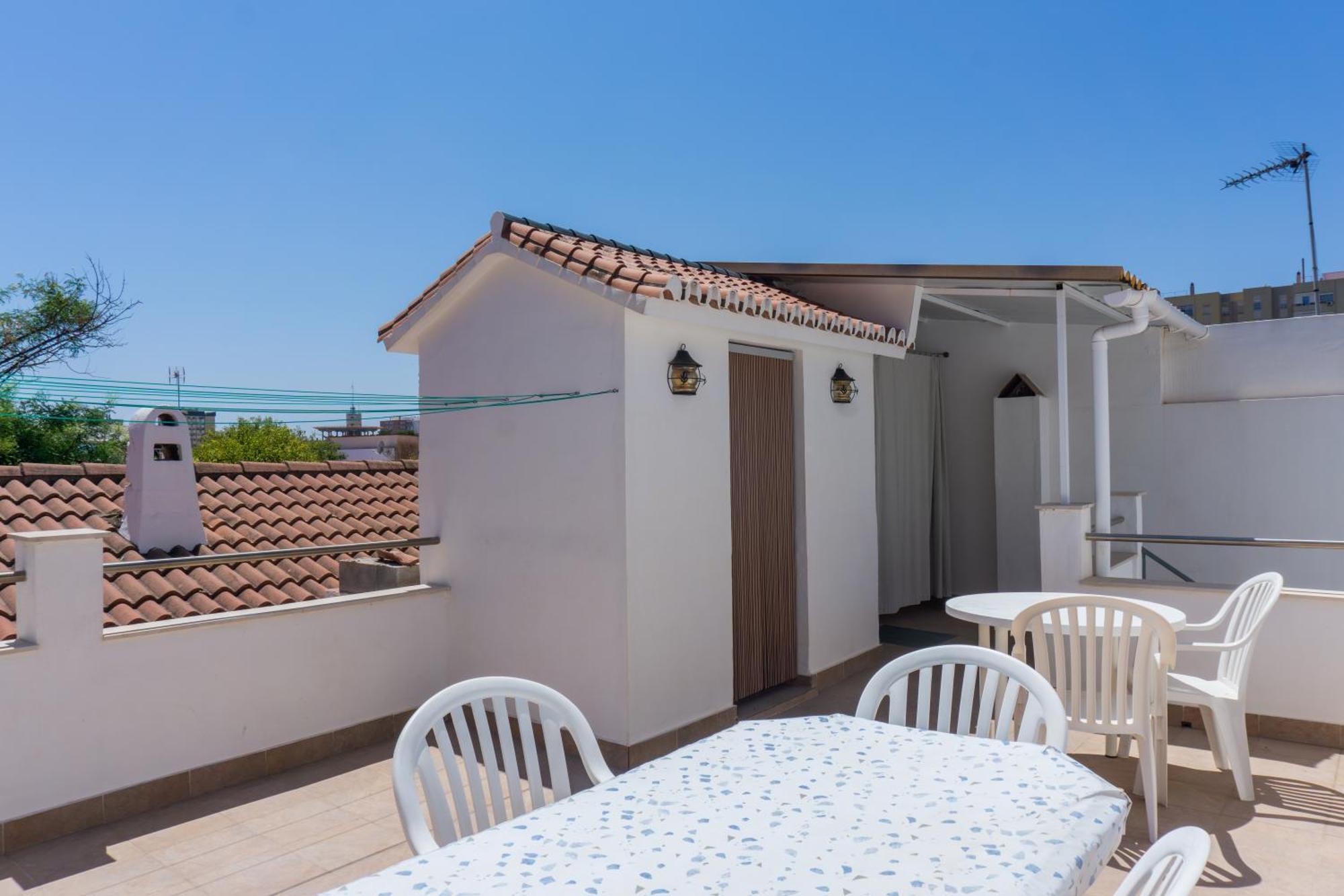 Вилла Beautiful Malaga House - Holidays Экстерьер фото